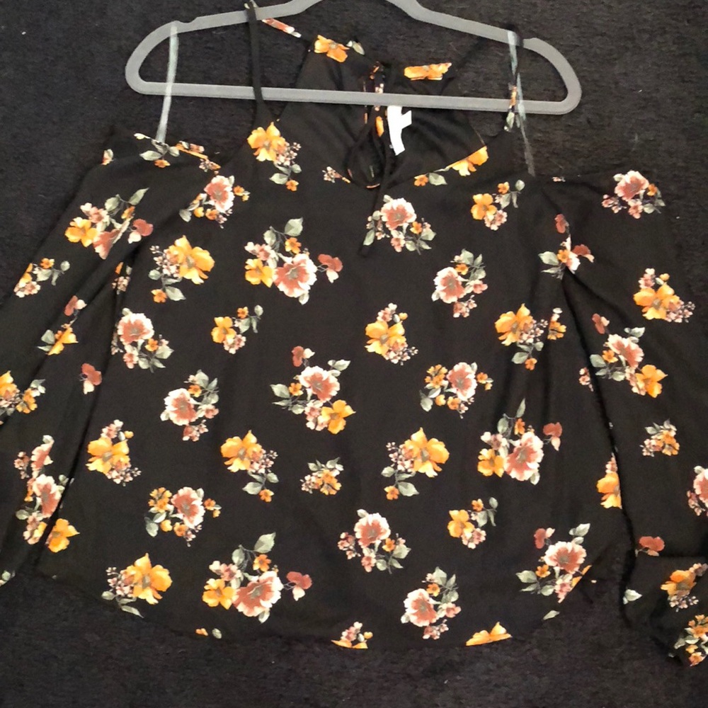 Never worn floral cold shoulder top